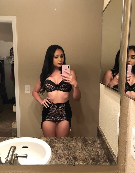 arianamarie étoile xxx img