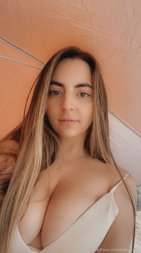 milky may star du porno gratuite photo