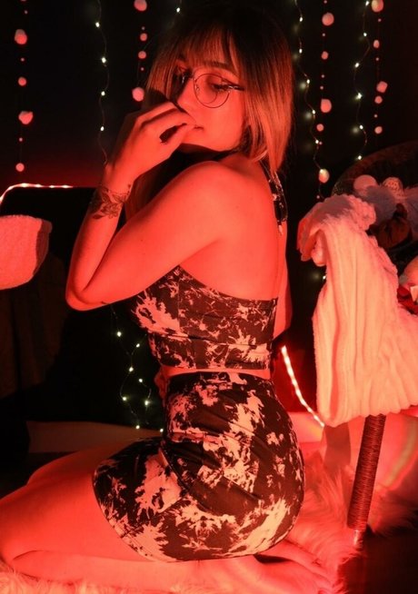 Maya ASMR star du porno de haute qualité photo