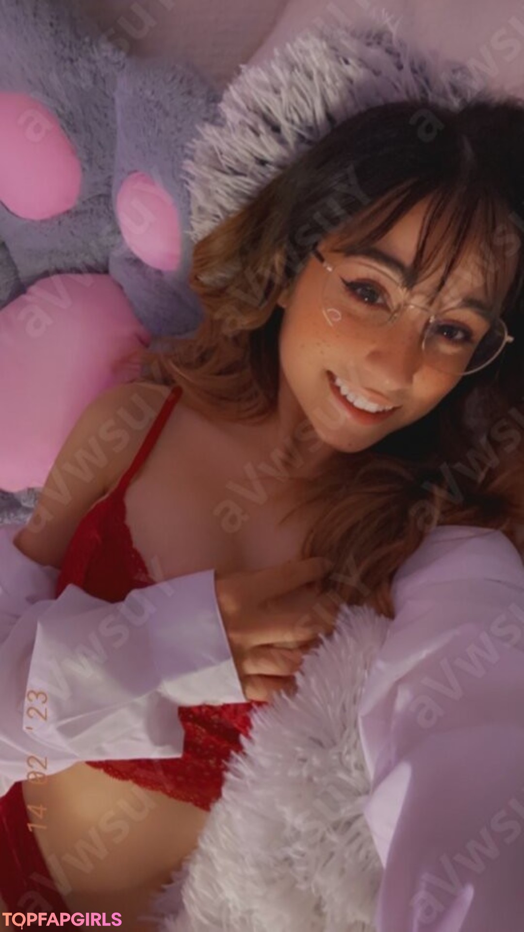 Maya ASMR star du porno nue galeries