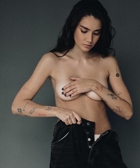 Karina Istomina star du porno nue des photos