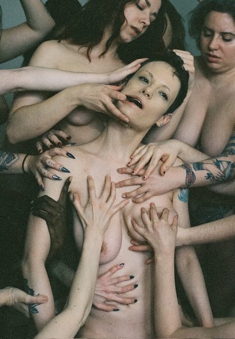 Henna Nueller actrice exclusive photos