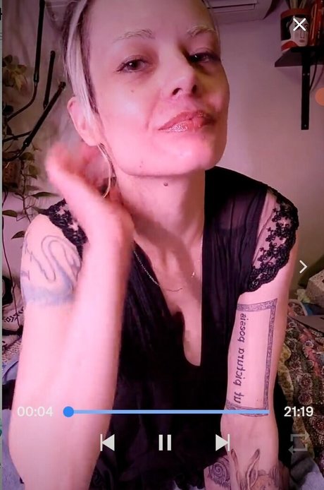 Henna Nueller étoile xxx galeries