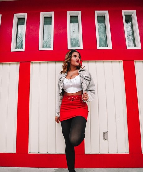 Hannah Malvone modèle artistique des photos