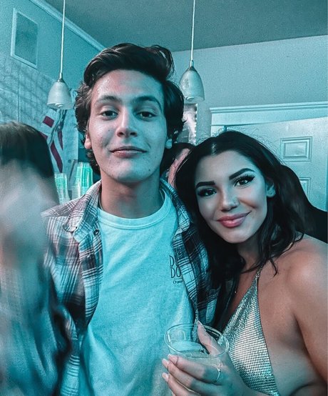 Hannah Malvone belle actrice des photos