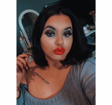 meg bxxx actrice parfaite galeries