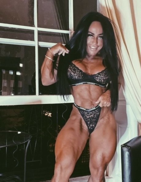 Lisafbb modèle sexy photo