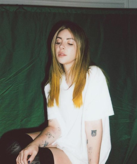 Alison Wonderland modèle sexy image