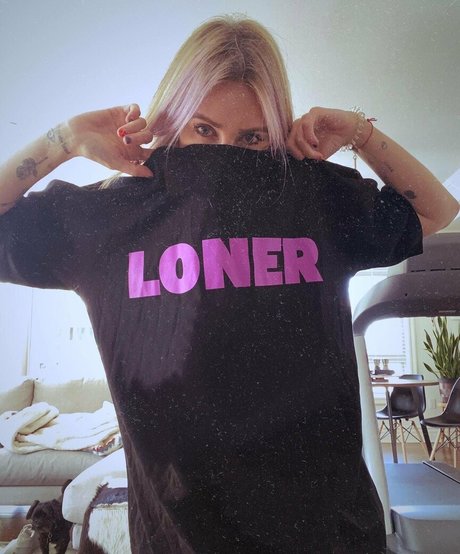 Alison Wonderland star du porno gratuite galeries