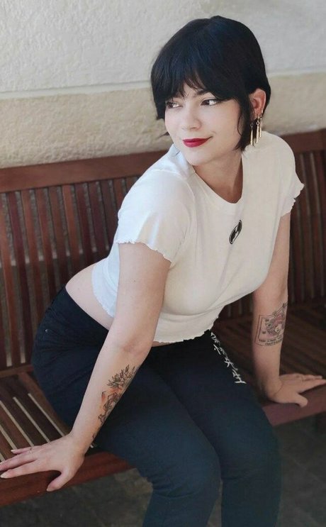 Lari Anjos modèle nu img