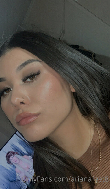 arianafeet8 modèle sexy archive