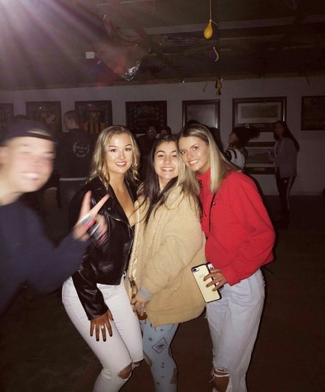 Abbey Jeffrey actrice exclusive img