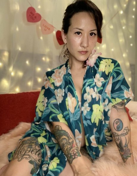 kim kisses foot goddess star du porno photo