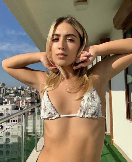 ShyGirl modèle chaud image