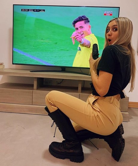 Morena Beltran star du porno belle photos