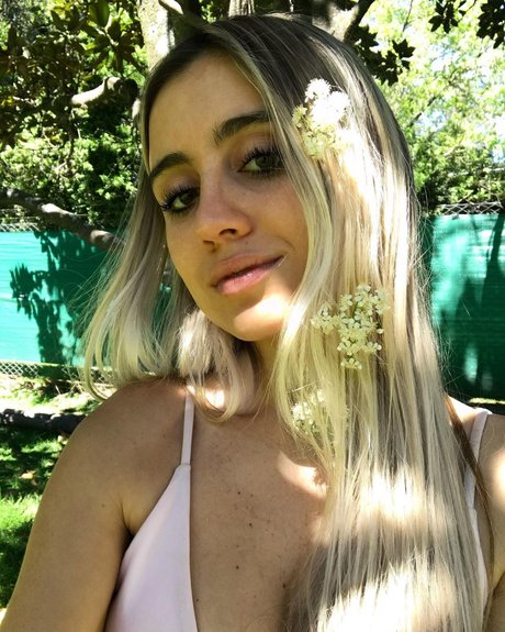 Morena Beltran actrice pornographique photos