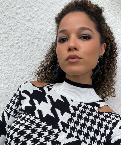 Alisha Wainwright modèle joli images