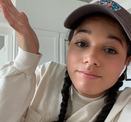 Alisha Wainwright modèle pornographique img