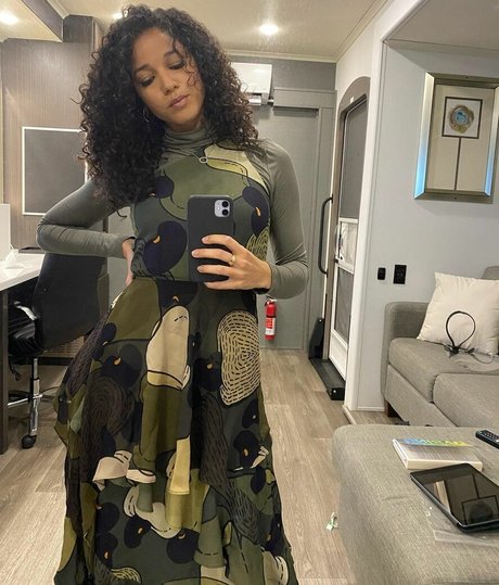 Alisha Wainwright étoile de l'art galerie