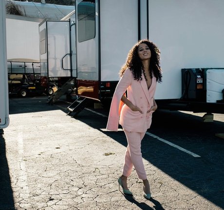 Alisha Wainwright actrice érotique galerie