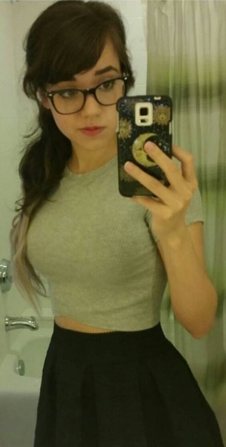 Deernadia nus star du porno photo