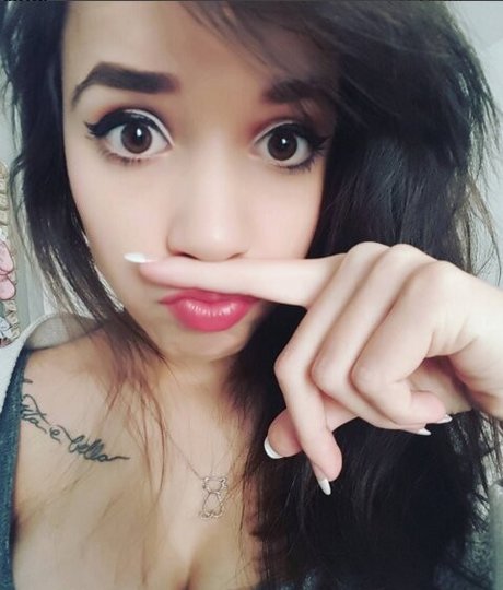 Deernadia star du porno exclusive images