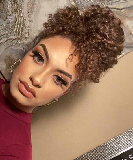 reine de pique onlyfans sexe artistique galeries