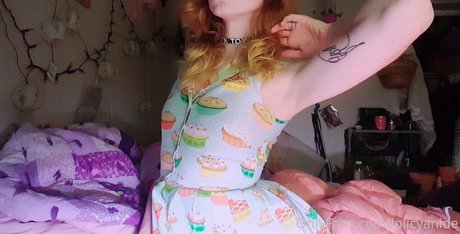 Cyanide River étoile sexy img