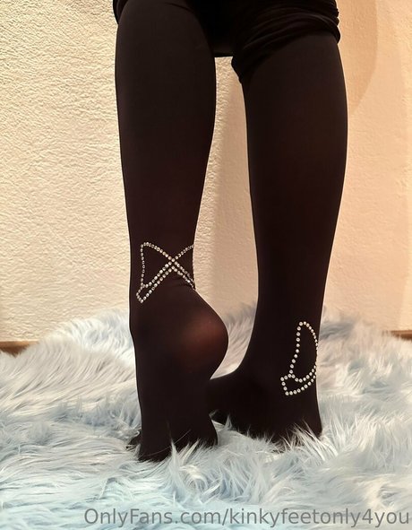 kinkyfeetonly4you star du porno érotique archive