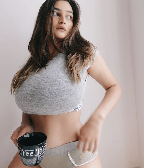 trio à gros seins onlyfans parfait et sexy images