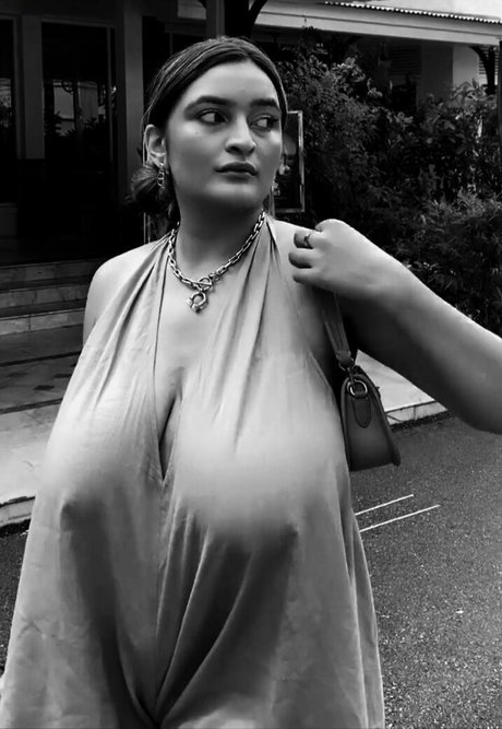 Sonali Malhotra top star img