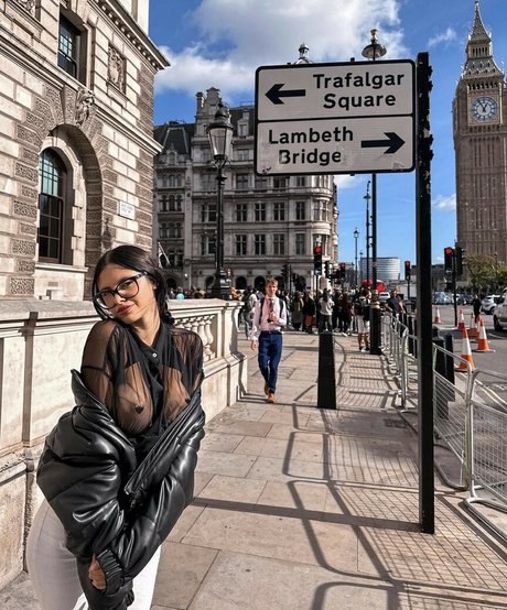 fellation asiatique onlyfans haut de gamme images