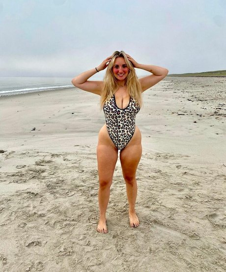 Angelina C modèle meilleur img