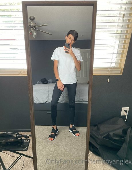 femboyangiesfeet modèle sexy galerie