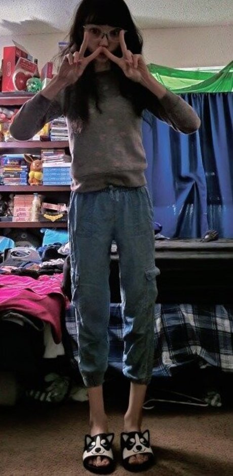 Monimusume modèle sexy des photos