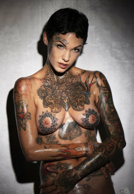 Lucy zzz actrice artistique archive