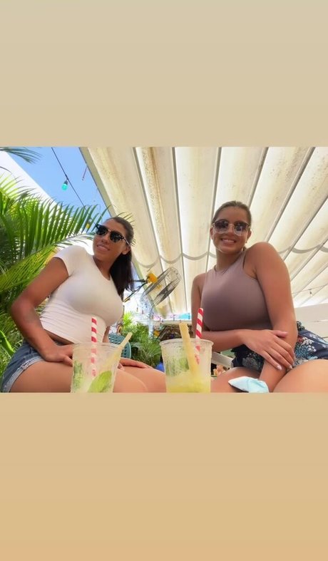 Leslie Sanchez star du porno chaude images