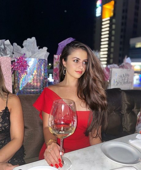 Victoria Boiadgieva star érotique img