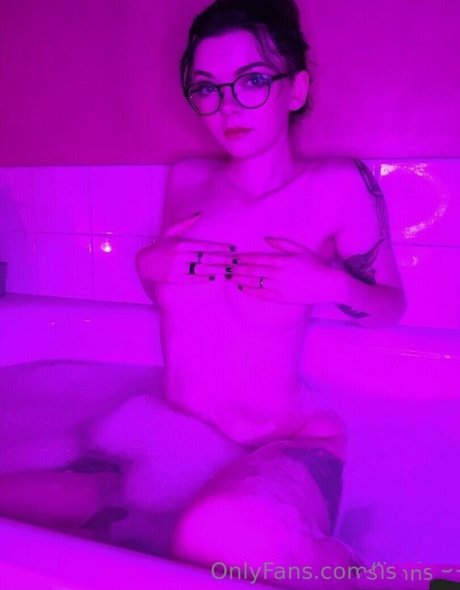 blonde aux gros seins onlyfans parfait et sexy photo