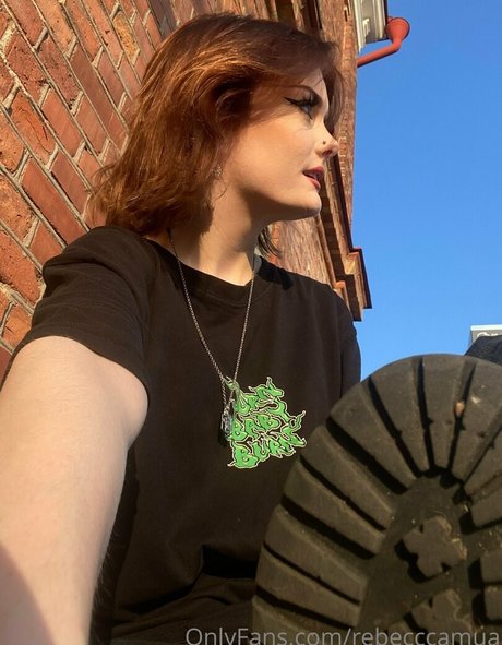 rebecccamua haut modèle des photos