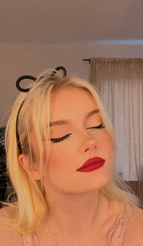 rebecccamua joli modèle des photos