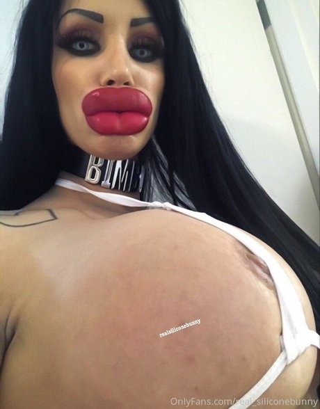 real siliconebunny jolie actrice des photos