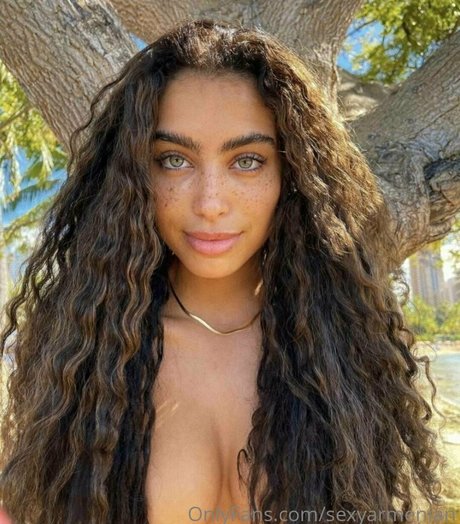 sexyarmenian actrice pornographique photo