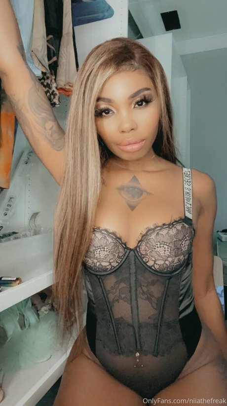 niiathefreak star du porno sympa collection