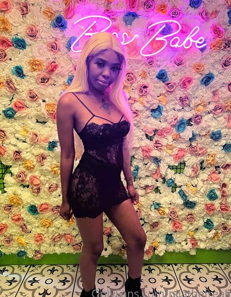 niiathefreak actrice de nus images