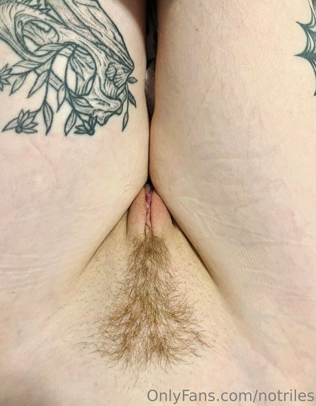 notriles modèle exclusif des photos