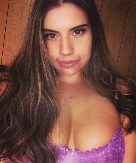 bbw gothique uniquementfans belle qualité galeries