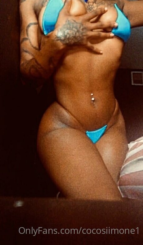 cocosiimone1 star du porno parfaite des photos