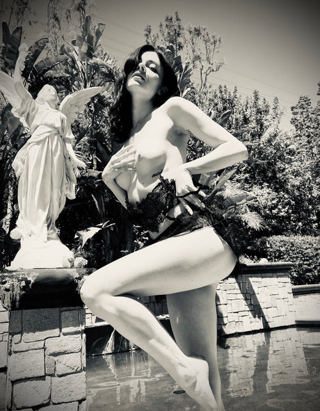 latina épaisse uniquementfans joli img