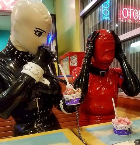 dollified modèle chaud photo